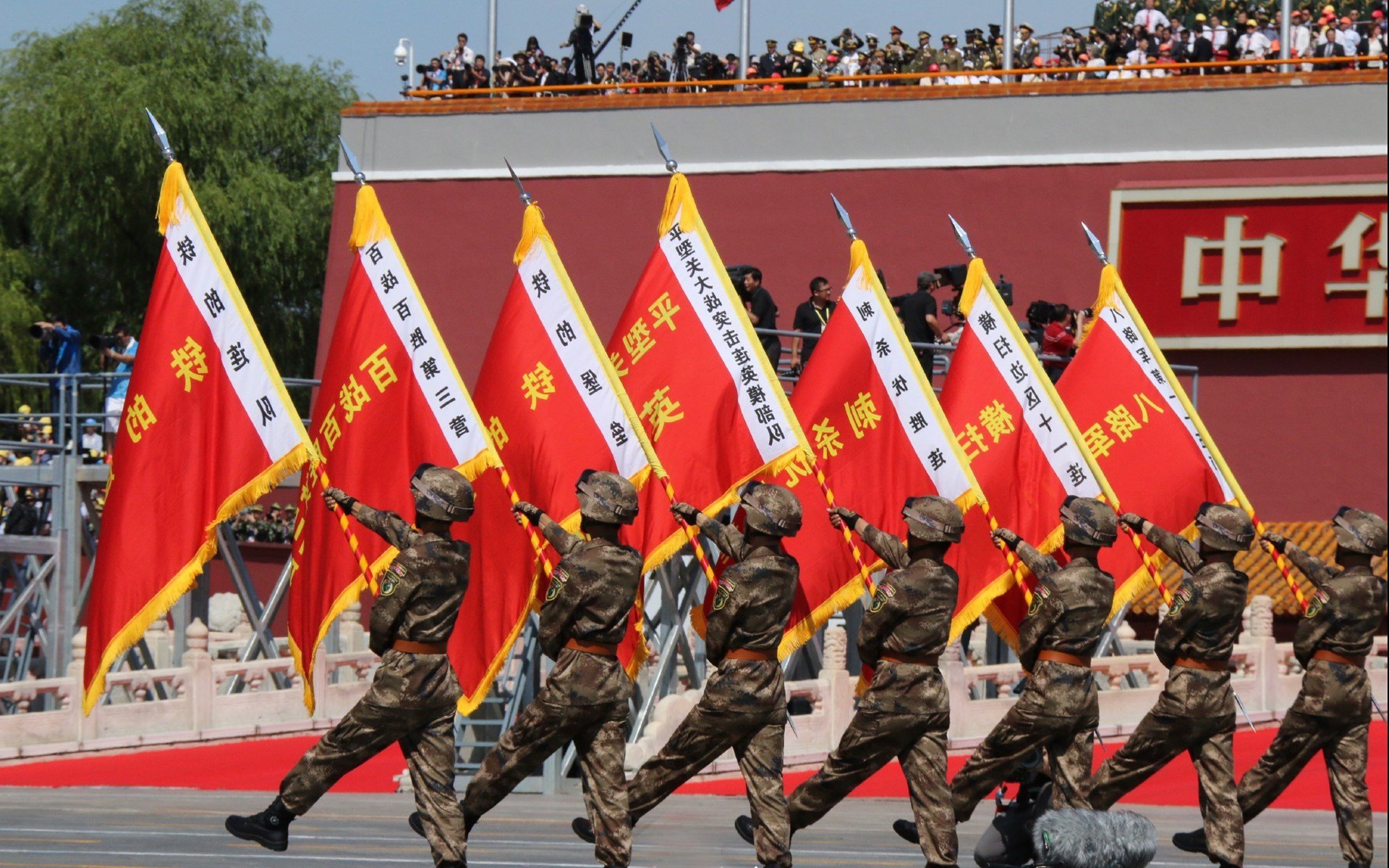 赛季末转会谈判升温，多队就核心薪资谈判加速